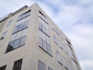 210 m2 - moderný, administratívny priestor s terasami (60 m2)