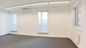 35 m2 - samostatná kancelária s terasou v menšom objekte