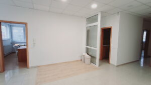 124 m2 - administratívno - obchodný priestor s vlastným zázemím