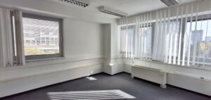 90 m2-  samostatný, administratívny celok