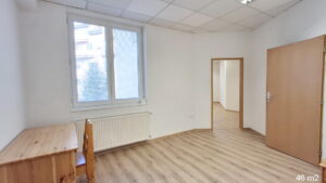 85 m2 - samostatný administratívny celok v širšom centre