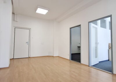 20260422_132854_resize